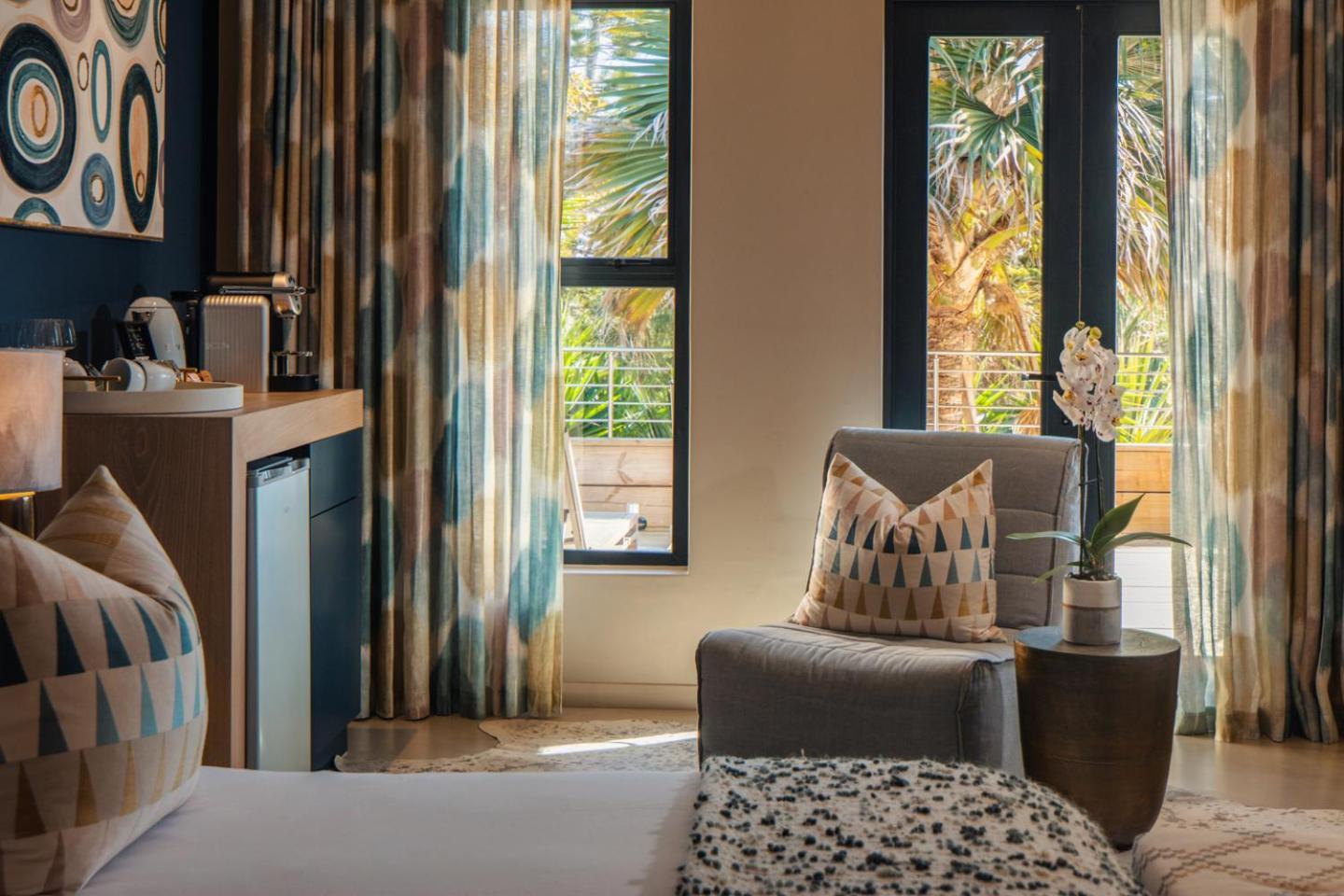 Sky Villa Boutique Hotel By Raw Africa Collection Плетенбърг Бей Екстериор снимка A room at the hotel