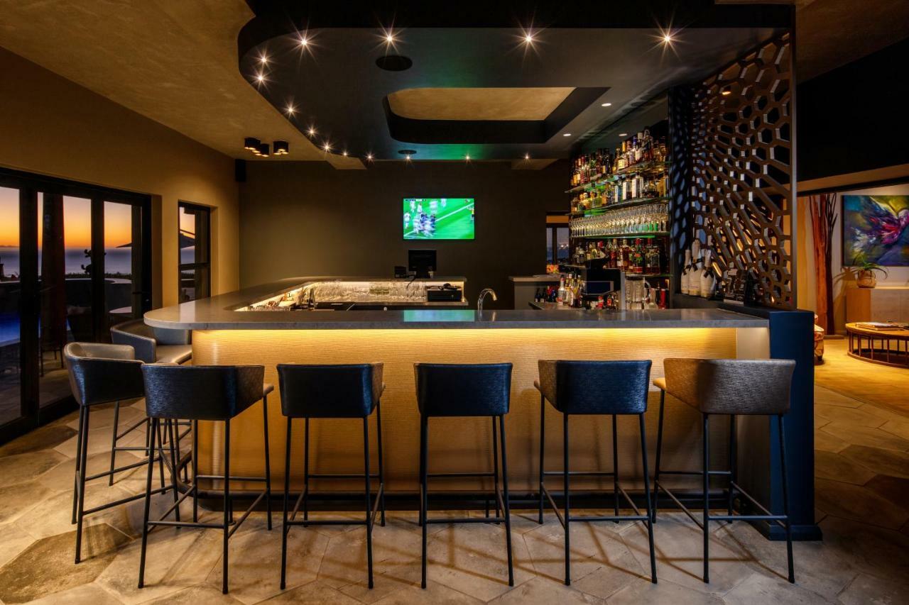 Sky Villa Boutique Hotel By Raw Africa Collection Плетенбърг Бей Екстериор снимка The bar at the 101 Sky Lounge