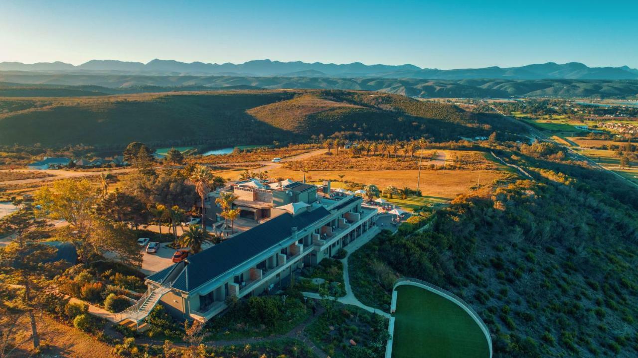 Sky Villa Boutique Hotel By Raw Africa Collection Плетенбърг Бей Екстериор снимка Aerial view of the hotel