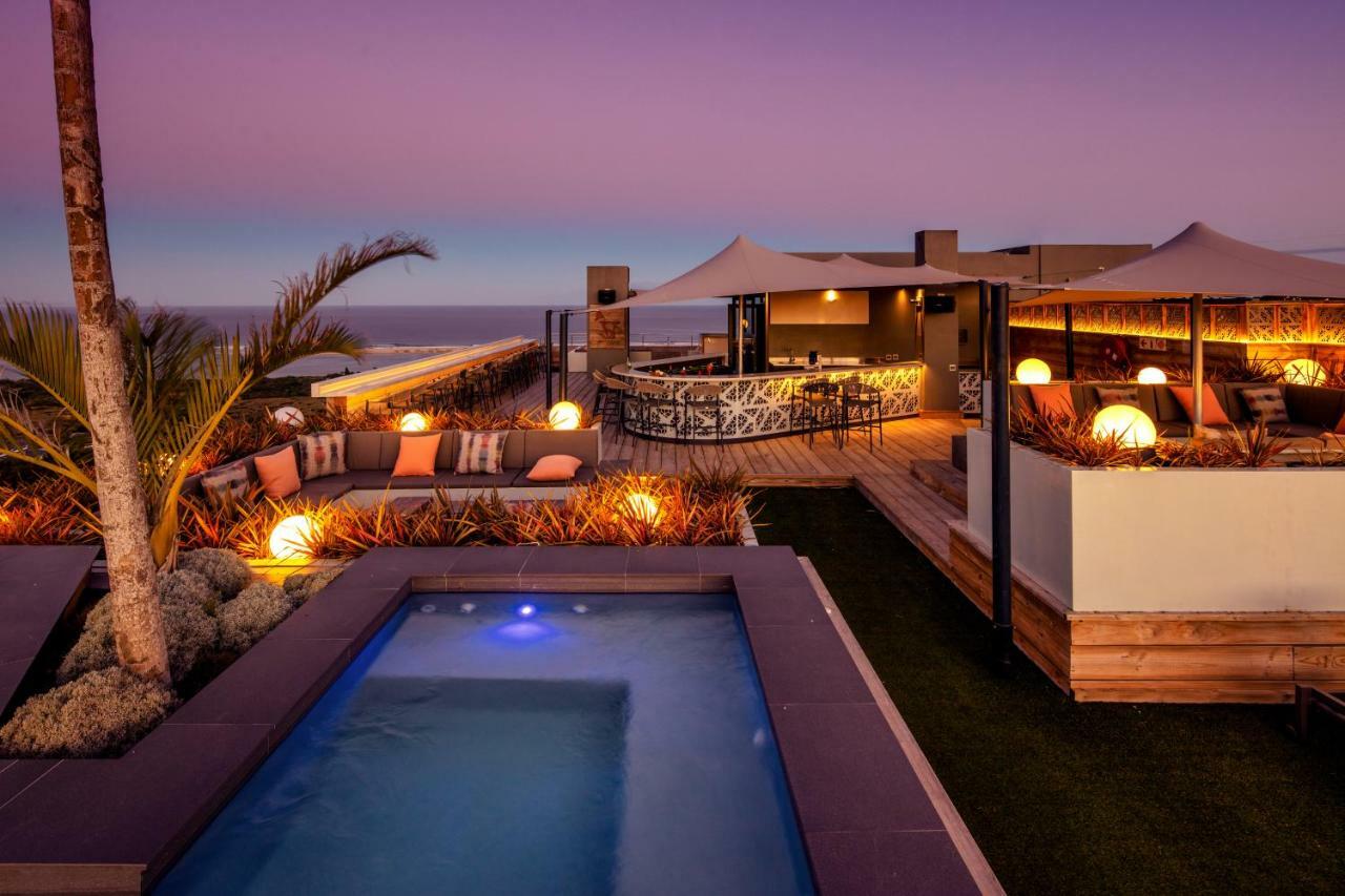 Sky Villa Boutique Hotel By Raw Africa Collection Плетенбърг Бей Екстериор снимка The Cape Town rooftop bar