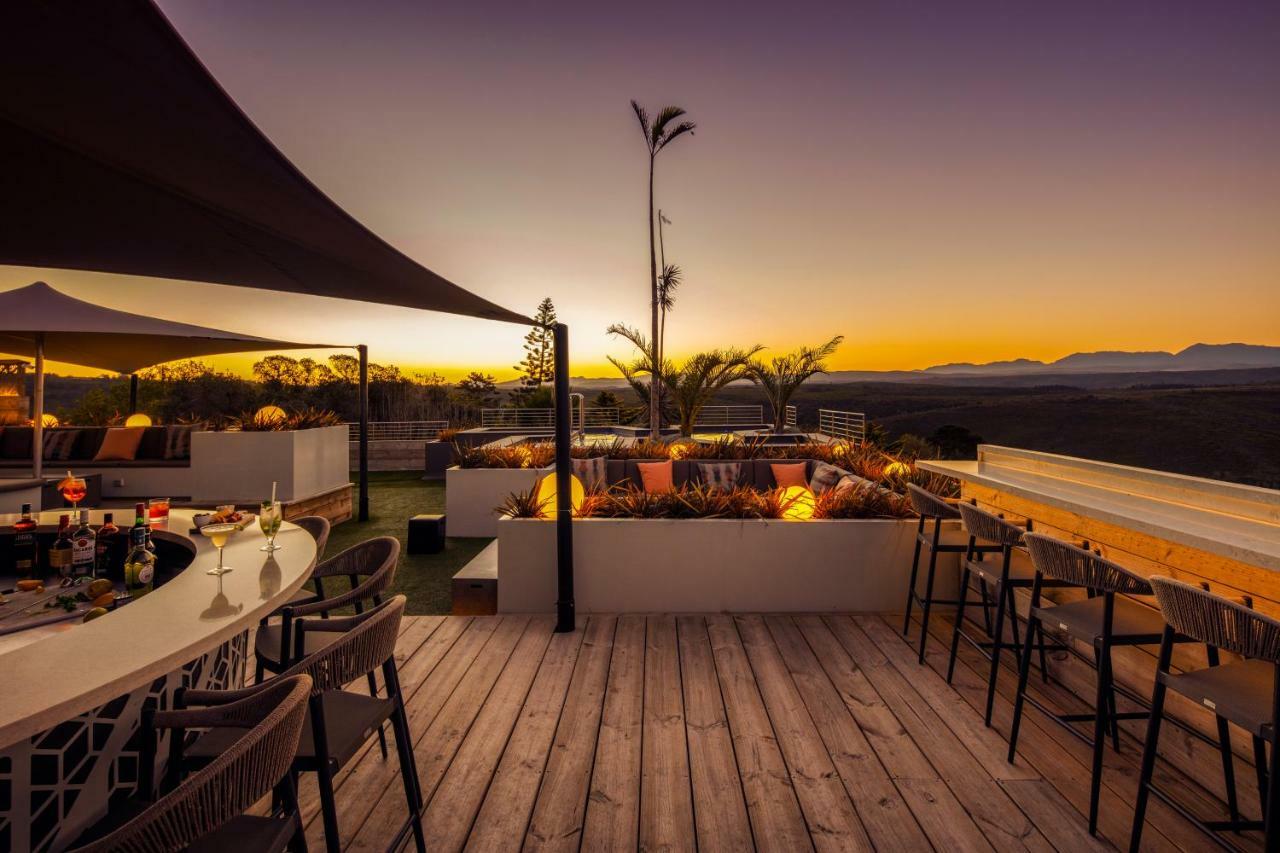Sky Villa Boutique Hotel By Raw Africa Collection Плетенбърг Бей Екстериор снимка The rooftop bar at the Hotel